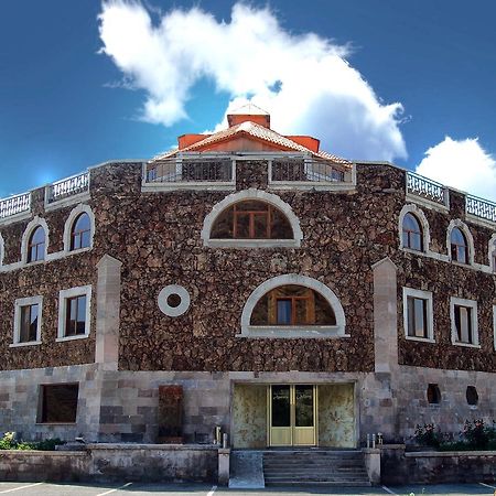 Amrots Hotel Vayk Exterior photo