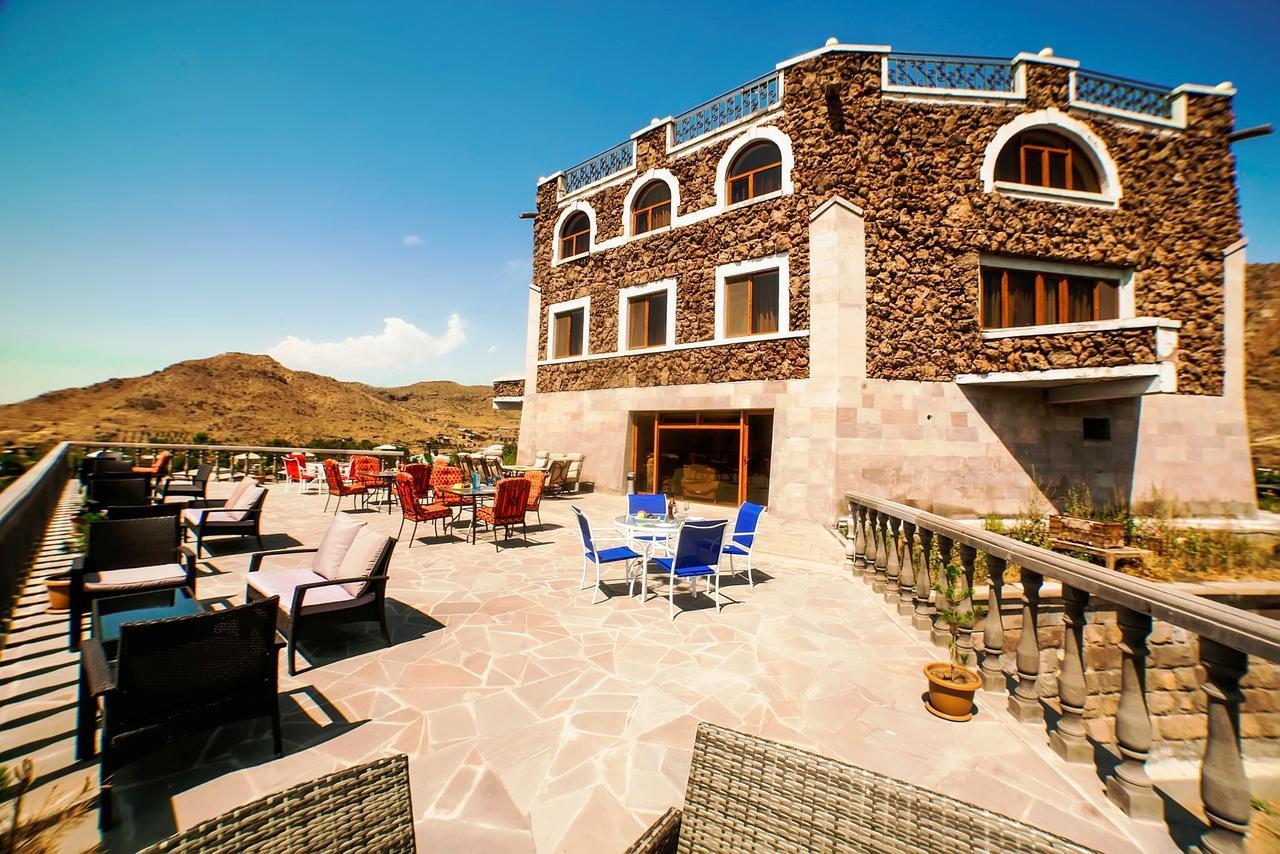 Amrots Hotel Vayk Exterior photo
