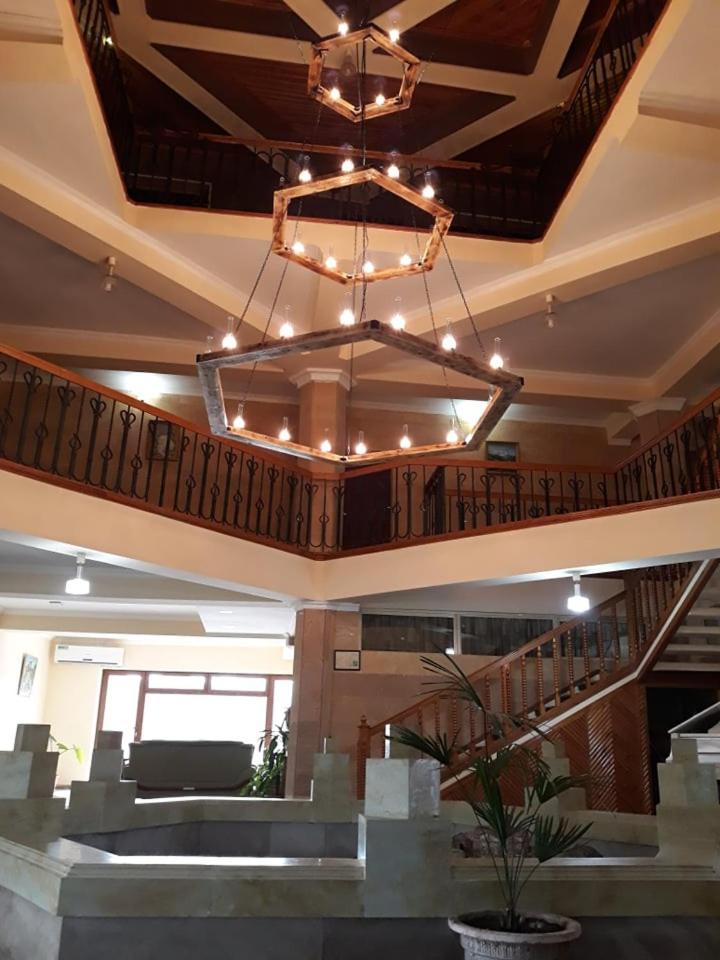 Amrots Hotel Vayk Exterior photo