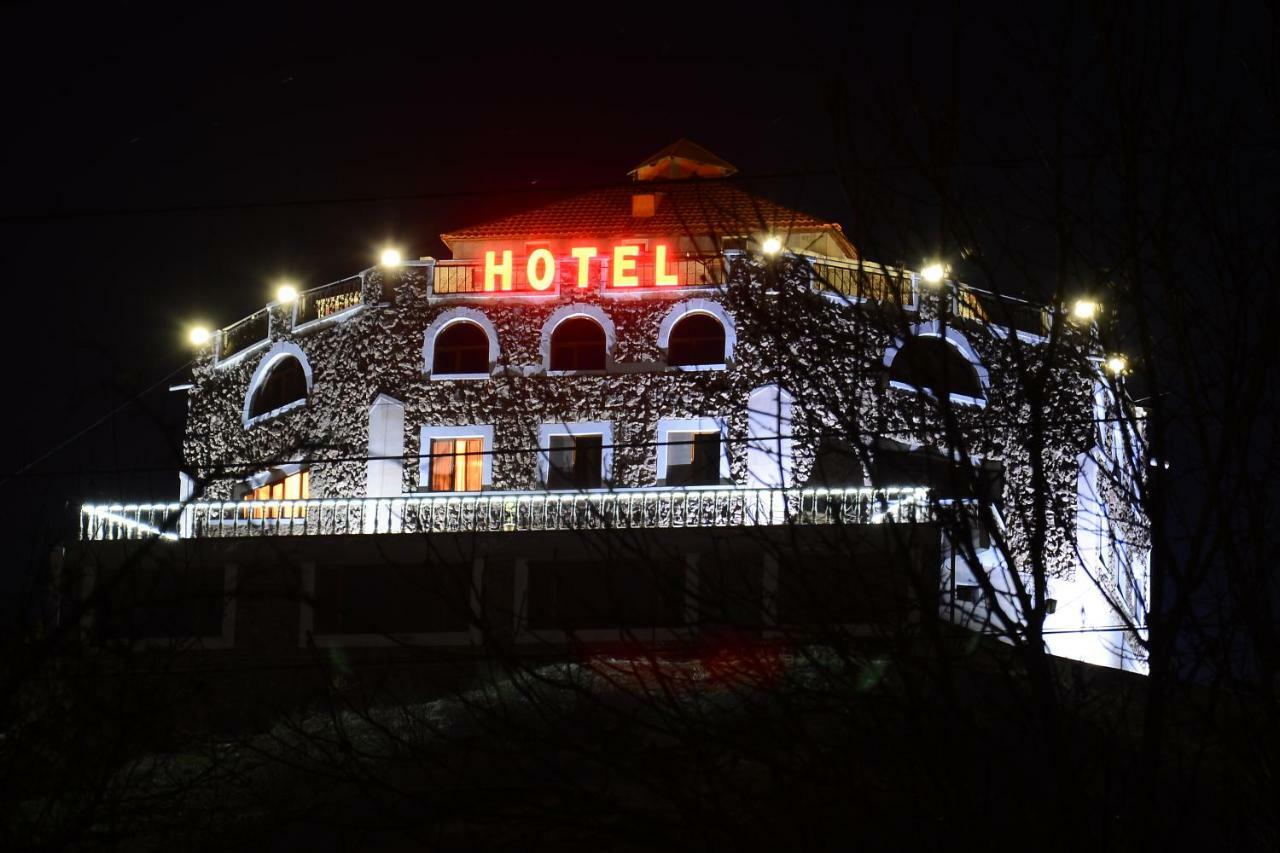 Amrots Hotel Vayk Exterior photo